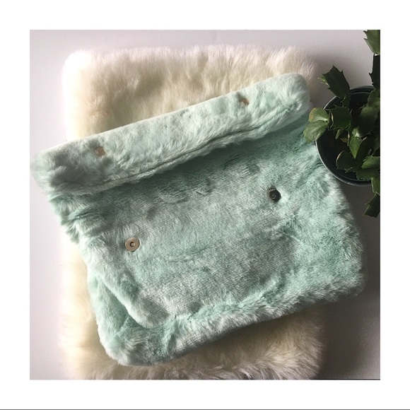 NWT TopShop Blue Green Faux Fur Rolled Clutch - Picture 2 of 5